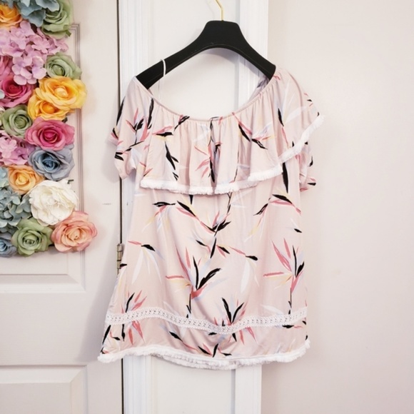 New LYSSE One shoulder Ruffle top Blouse Medium - Picture 3 of 5